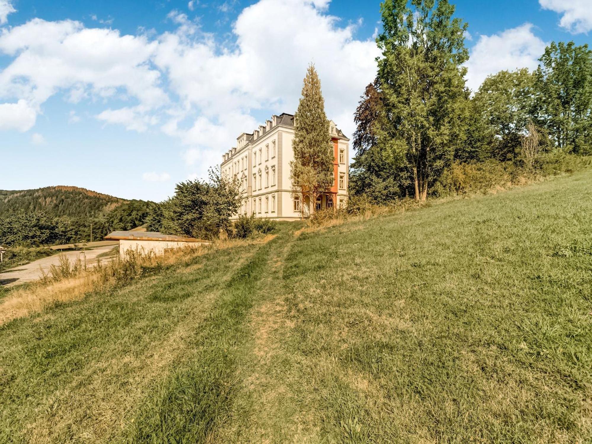 Alluring Villa In Grunhainichen Borstendorf With Garden Leubsdorf Exterior photo