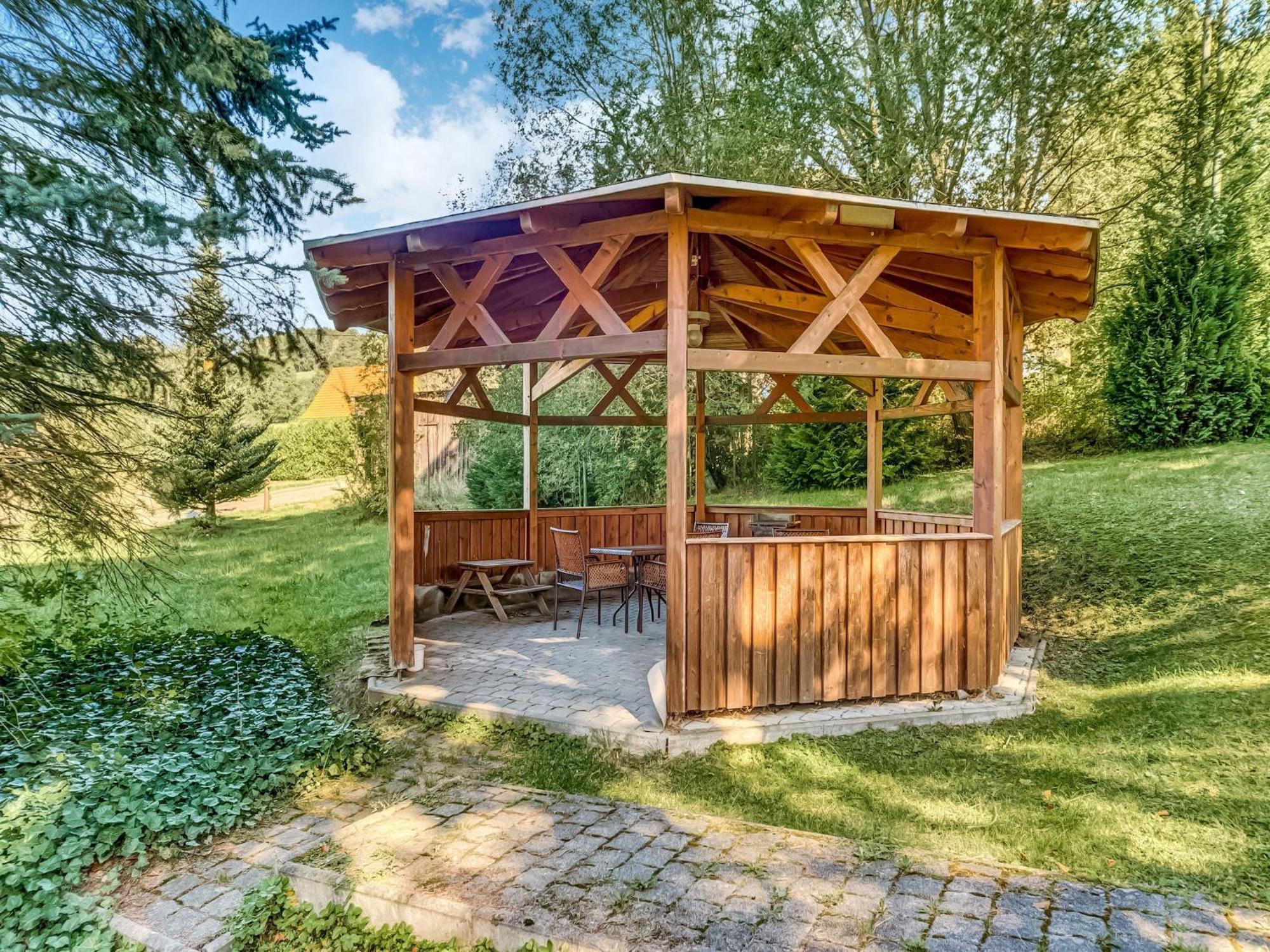 Alluring Villa In Grunhainichen Borstendorf With Garden Leubsdorf Exterior photo